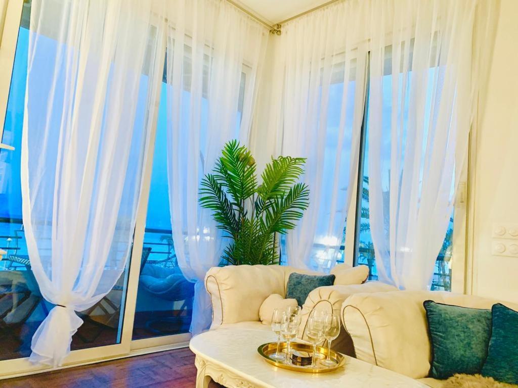 Endless Sea Views Promenade Des Anglais Nizza Exterior foto